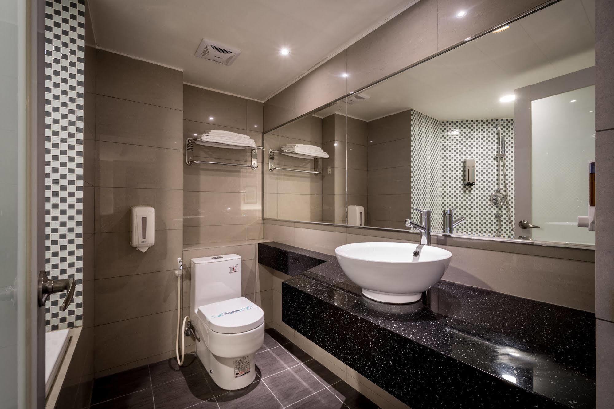 Royal Garden Hotel Тайбей Екстер'єр фото
